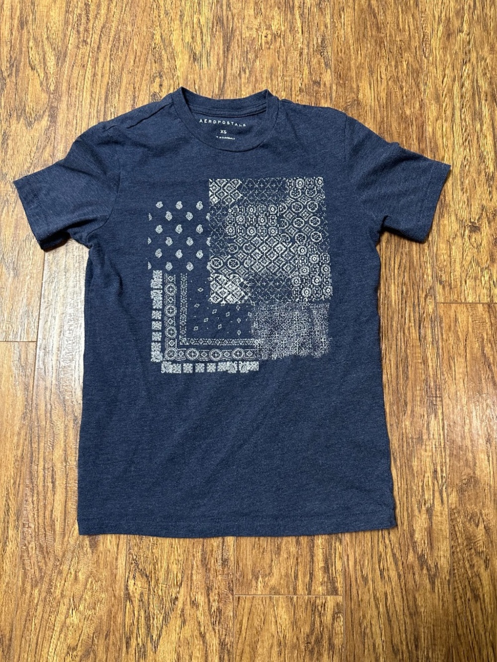 Aéropostale Women's Blue Graphic T-Shirt Size XS